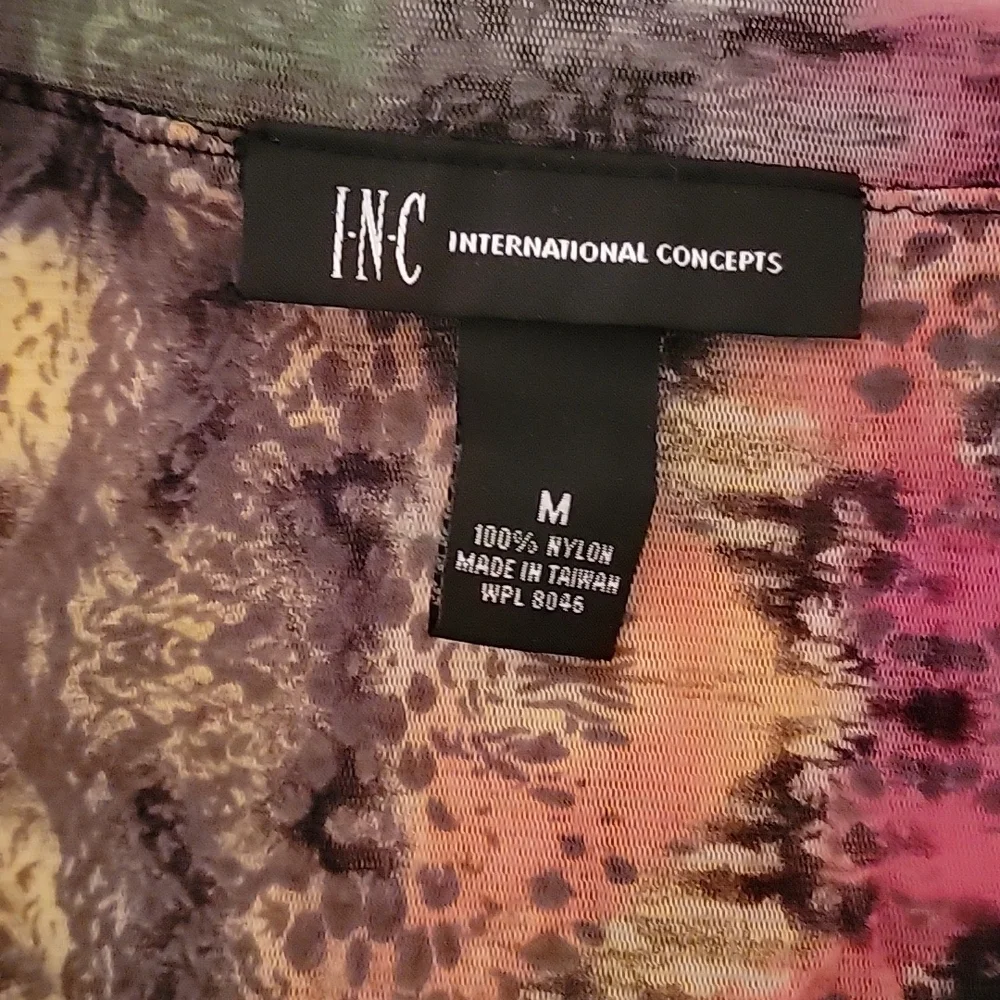 Brand New. Never Worn. Colorful Tunic Top. Size Medium - Picture 3 of 4